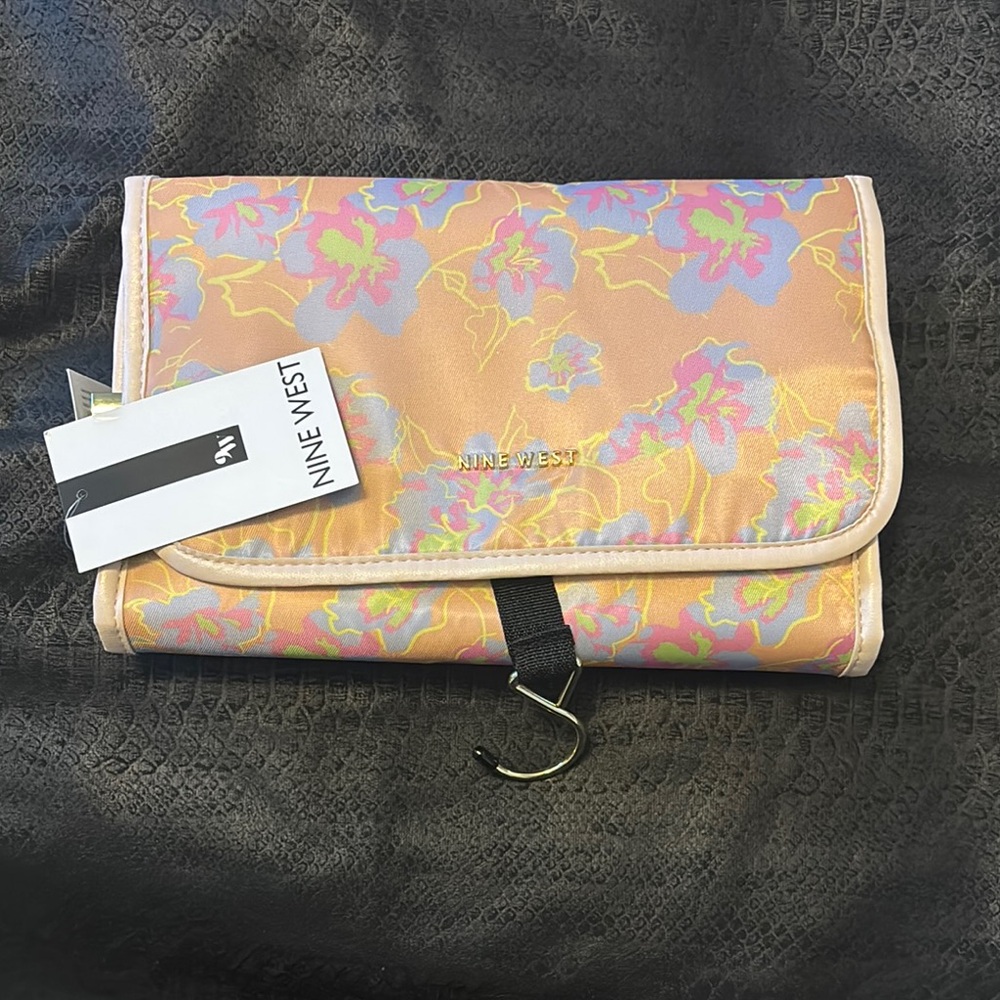 NWT Nine West Floral Hanging Organizer Women's Travel Bag